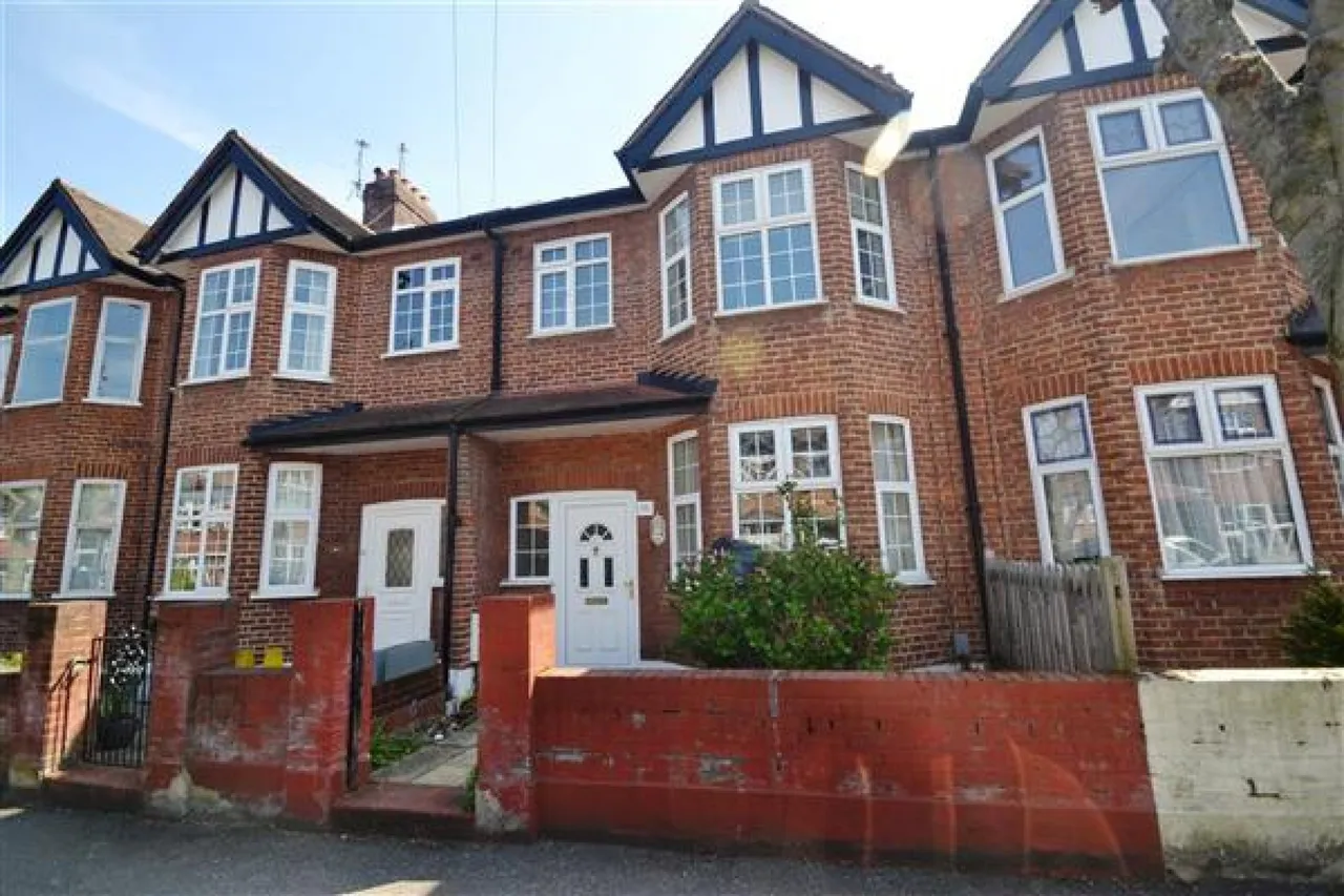 3 bed house to rent, Stuart Road, Wimbledon Park