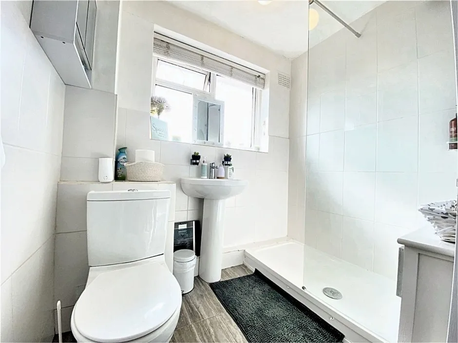 Cowley Road, Uxbridge, UB8, photo 4