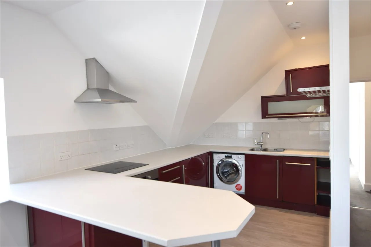 2 bed flat to rent, Stafford Road, Wallington, SM6