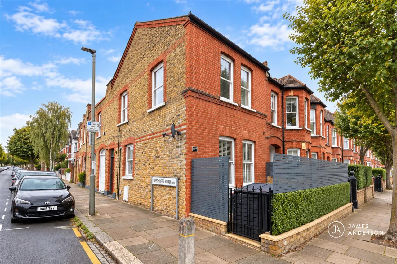 3 bed flat for sale, Felsham Road, London, SW15