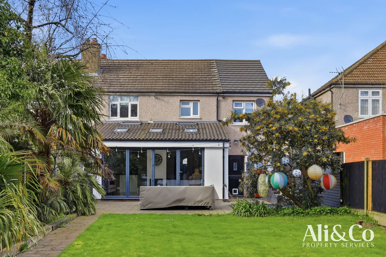 4 bed house for sale — College Avenue, Grays, Essex, RM17 5UH
