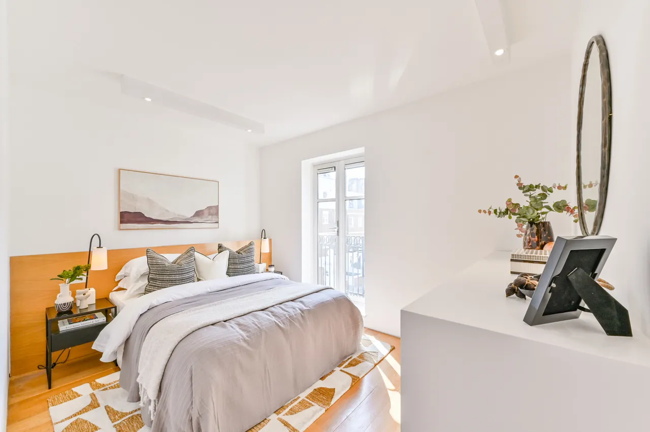 24 Walnut Court, St Marys Gate, London, photo 8