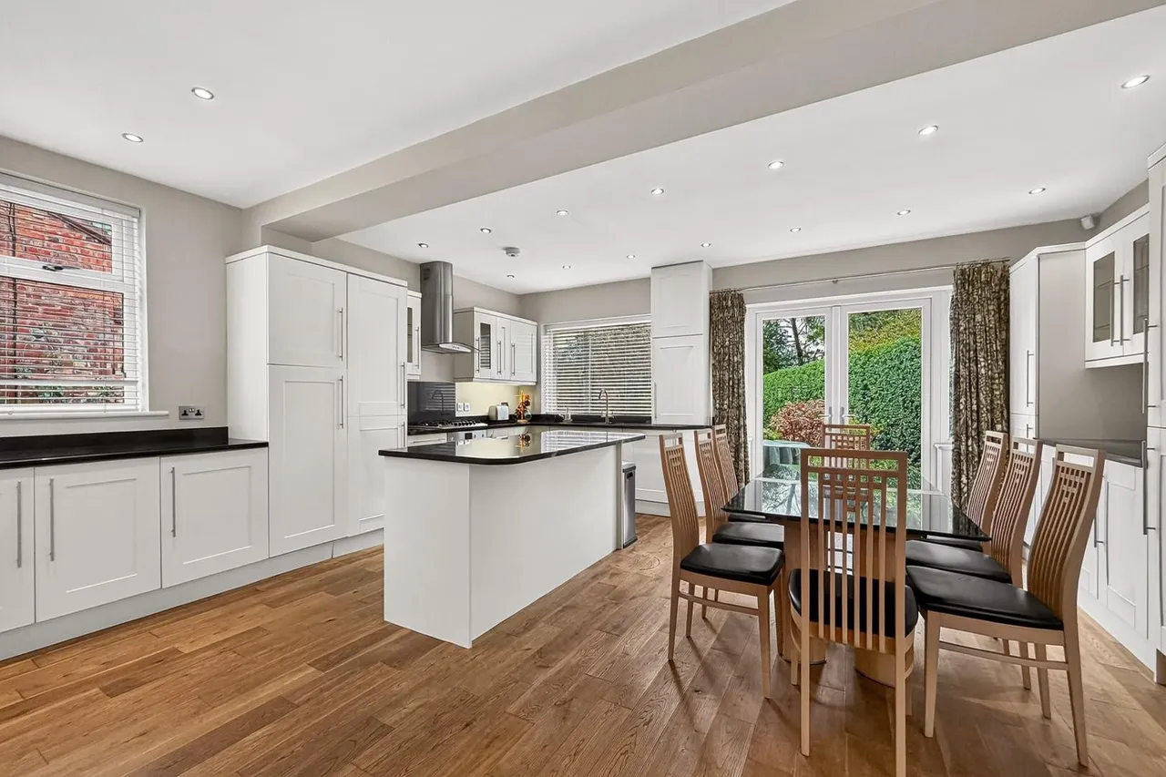 Priory Road, Bowdon, Cheshire WA14 3BS, photo 8