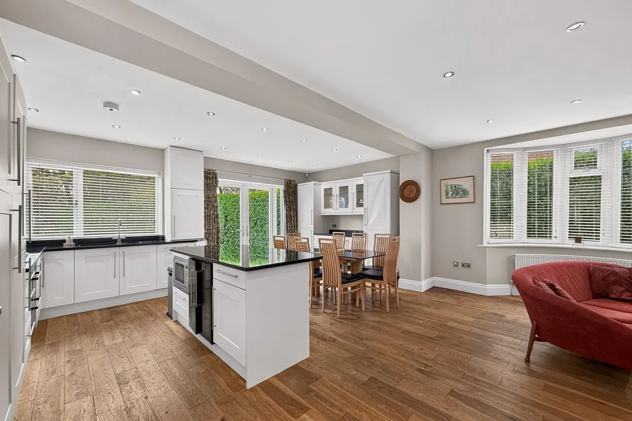 Priory Road, Bowdon, Cheshire WA14 3BS, photo 3