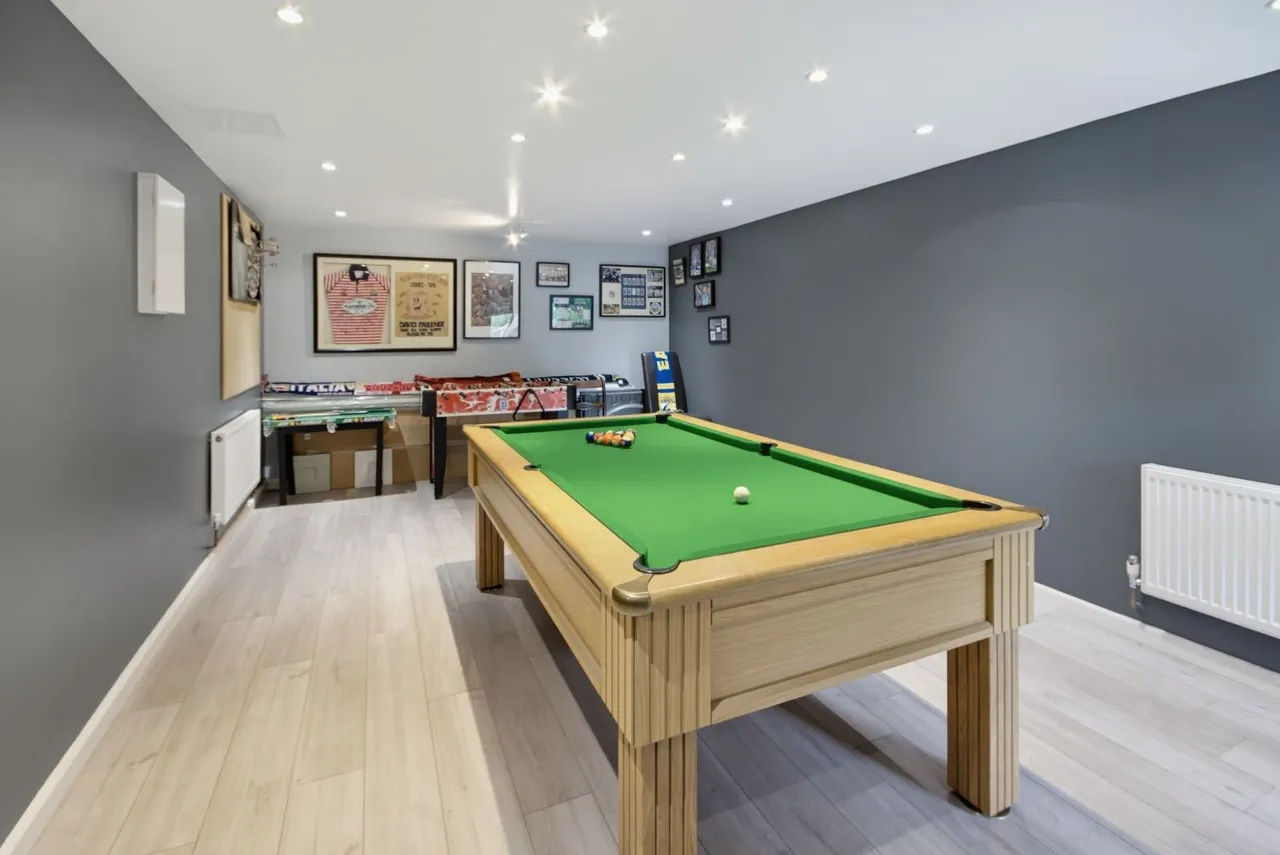 Manchester Road, Linthwaite, HD7, photo 36