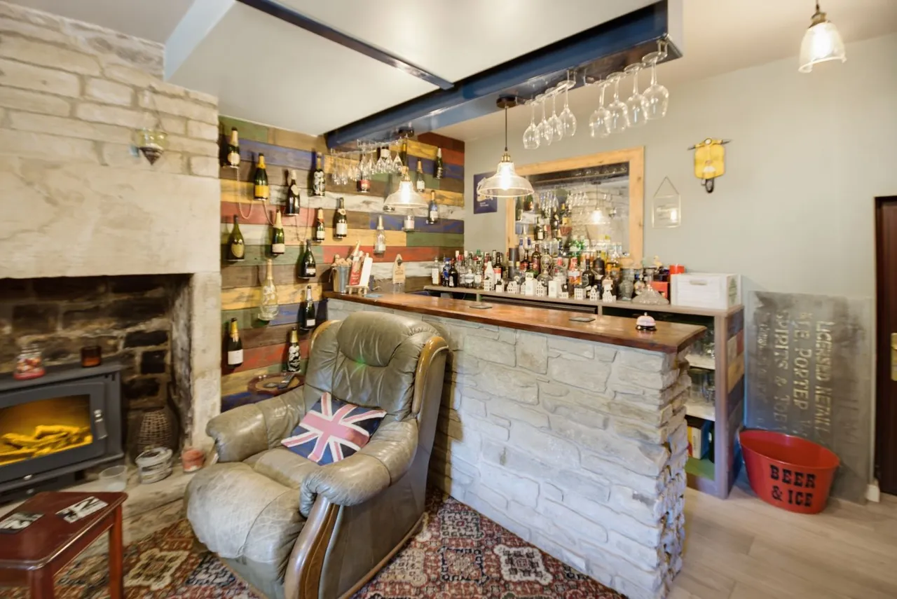Manchester Road, Linthwaite, HD7, photo 35