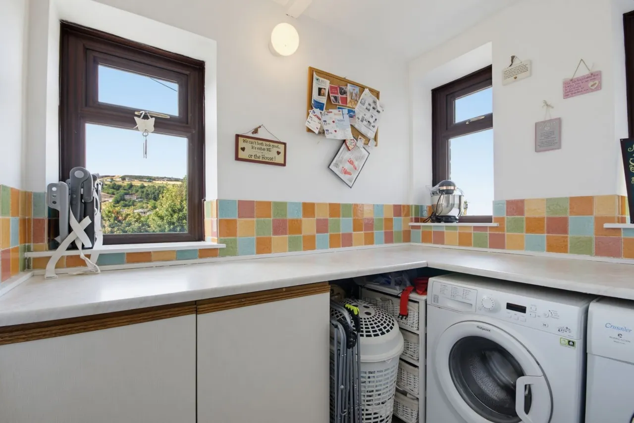 Manchester Road, Linthwaite, HD7, photo 15