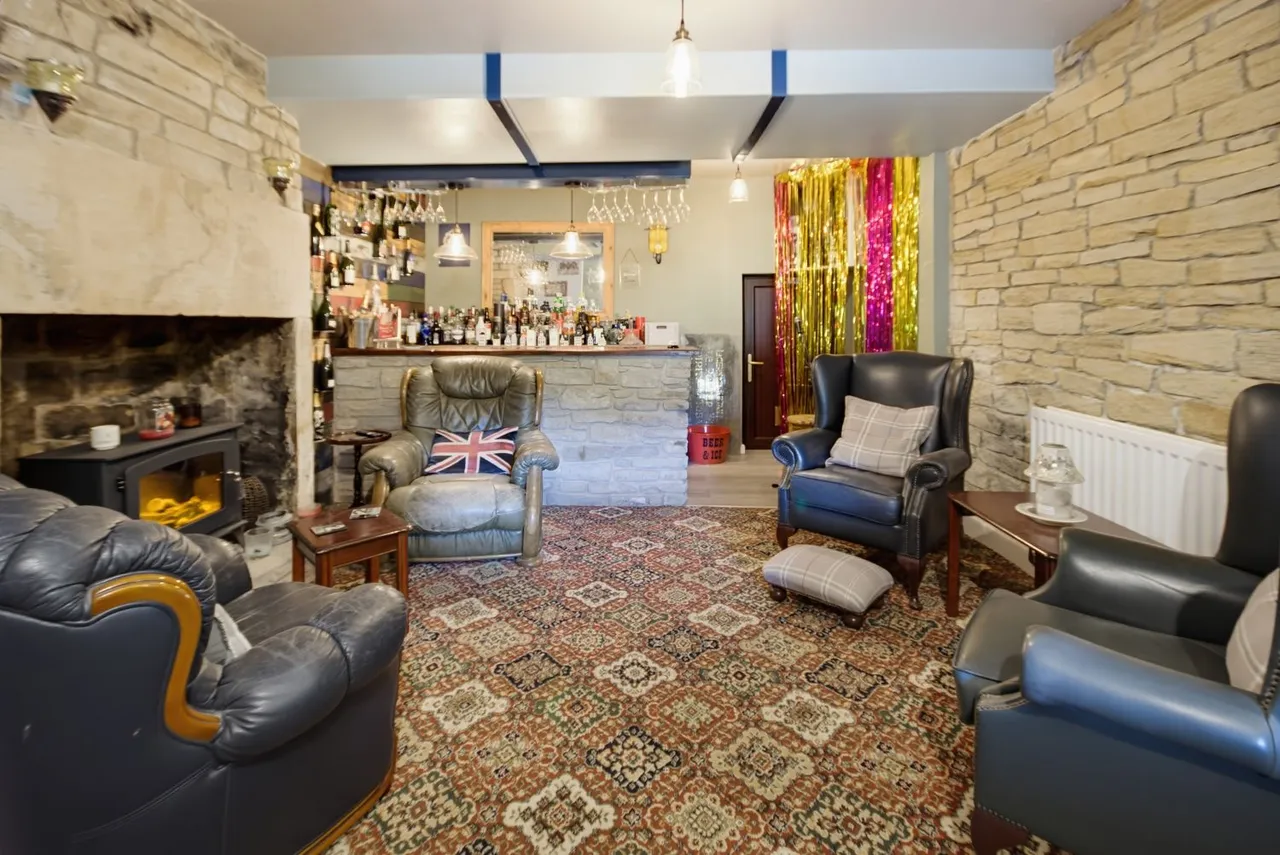 Manchester Road, Linthwaite, HD7, photo 33