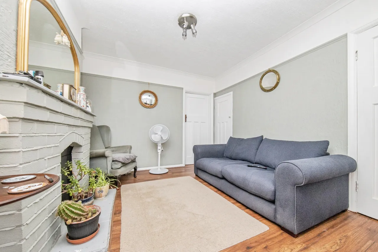 St. Johns Road, Clacton-On-Sea, CO15, photo 3