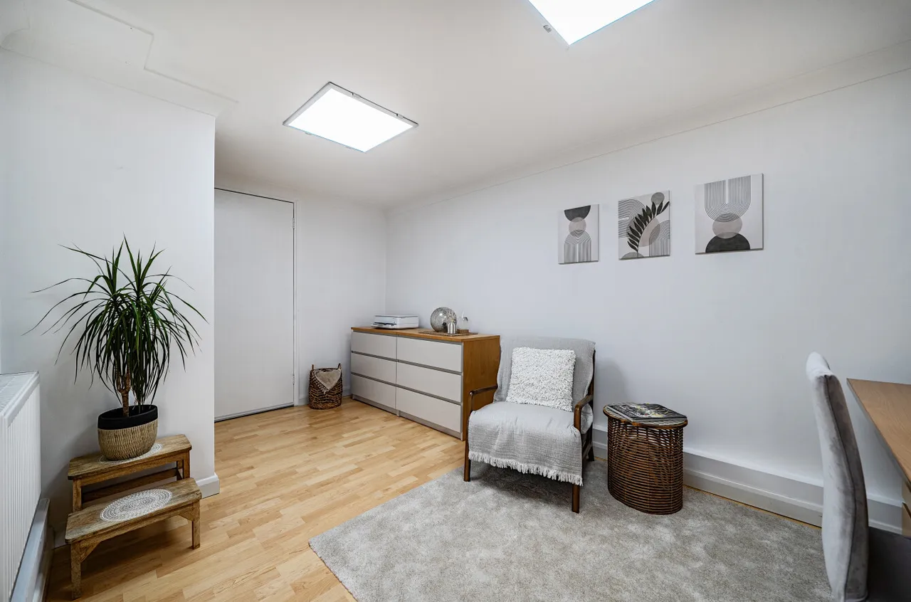 Sandhills, Knowl Hill, RG10, photo 17
