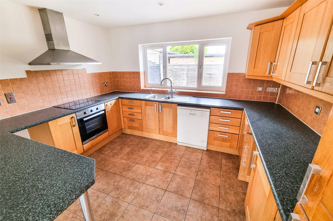 Mytchett Road, Mytchett, Camberley, Surrey, GU16 6AH, photo 4