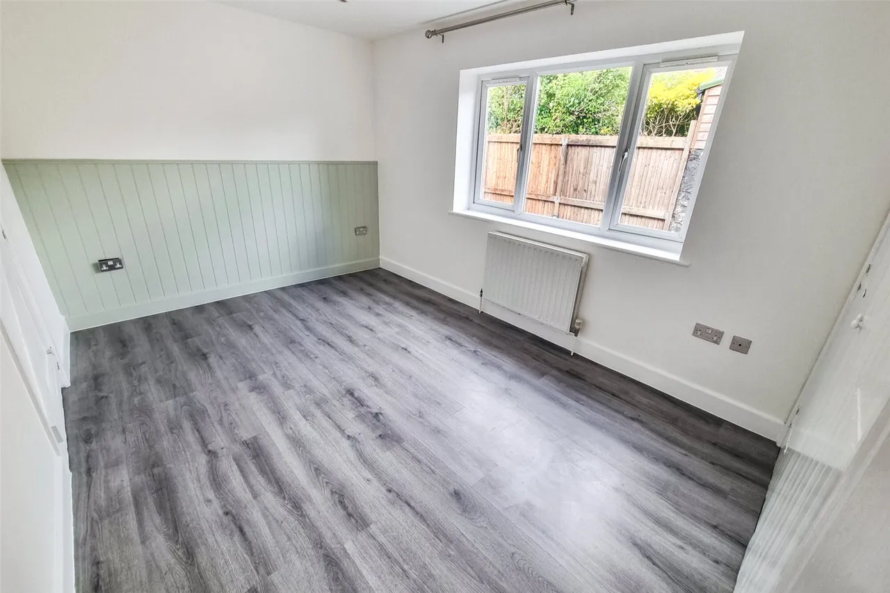 Mytchett Road, Mytchett, Camberley, Surrey, GU16 6AH, photo 10