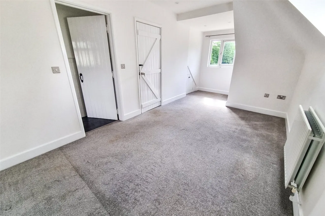 Mytchett Road, Mytchett, Camberley, Surrey, GU16 6AH, photo 16