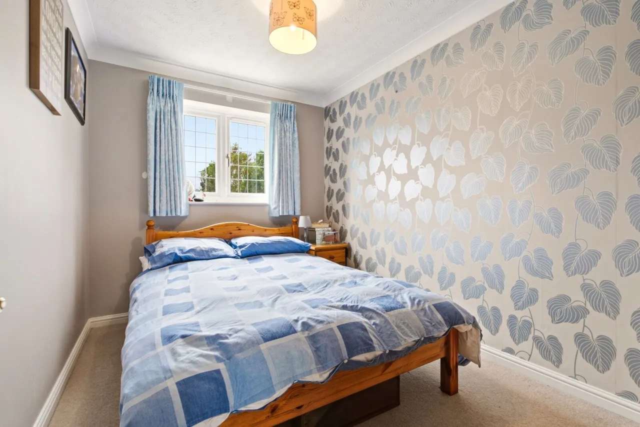 Mardle Close, Caddington, LU1, photo 10