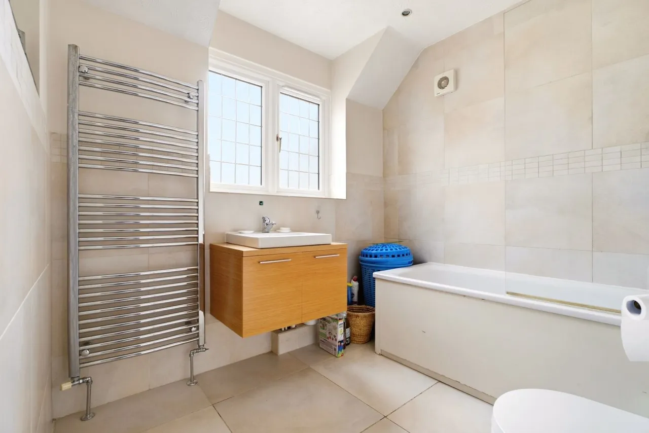 Mardle Close, Caddington, LU1, photo 14