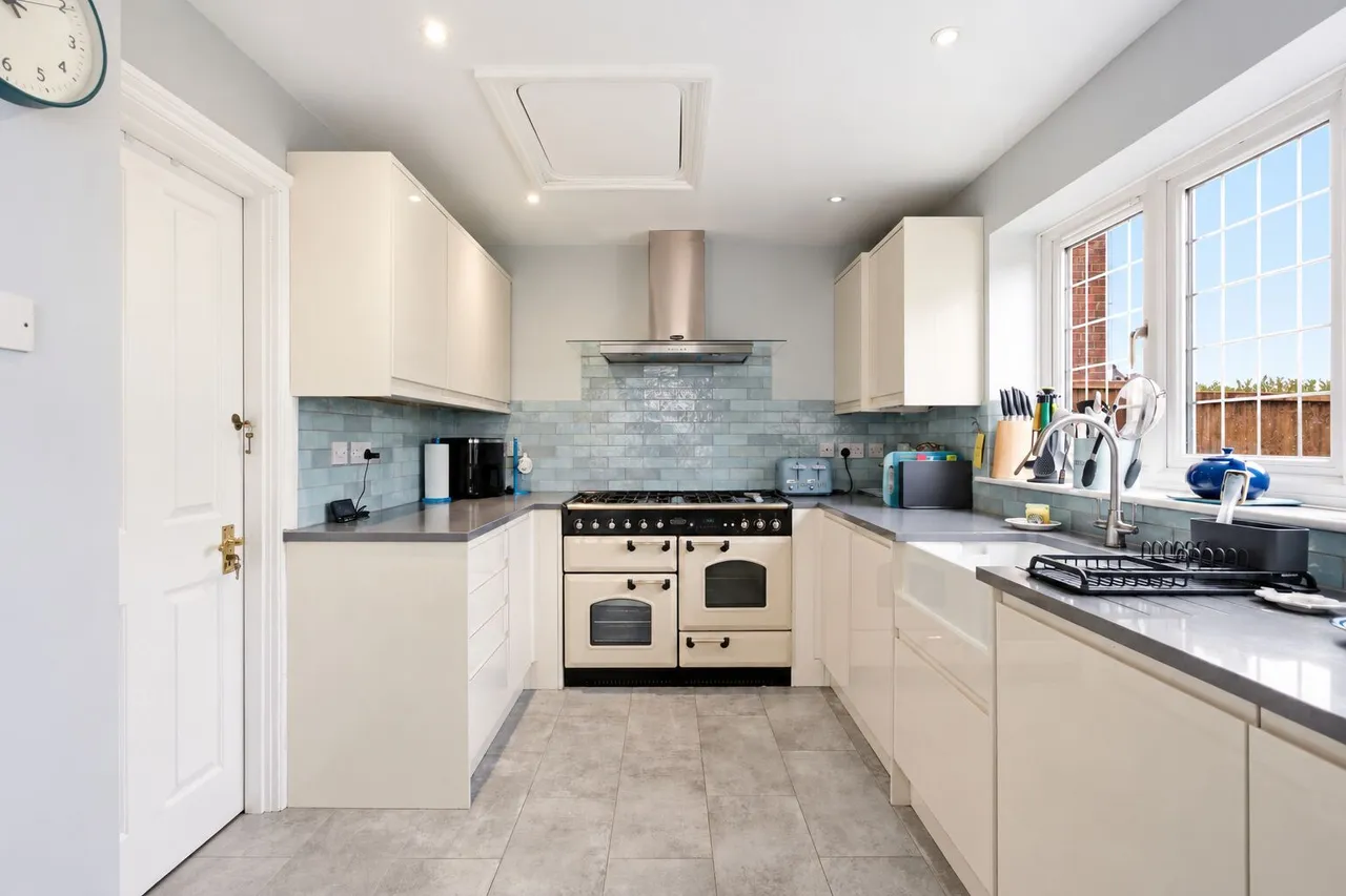 Mardle Close, Caddington, LU1, photo 2