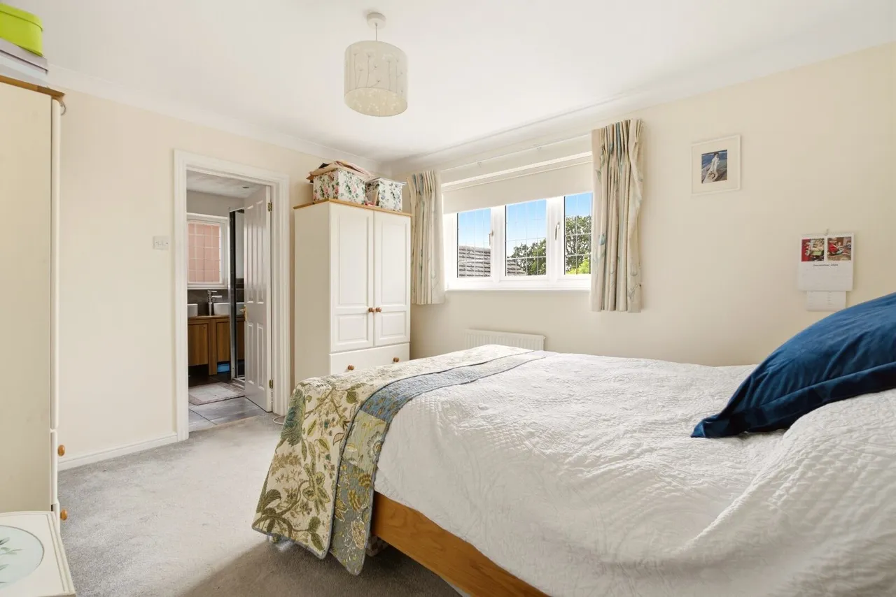 Mardle Close, Caddington, LU1, photo 9