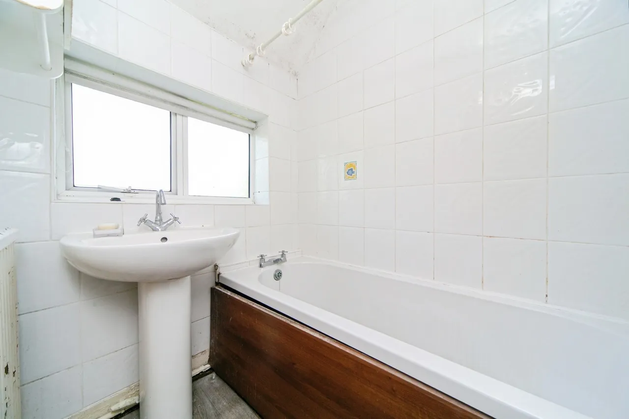 Dale Avenue, Bromborough, CH62, photo 13