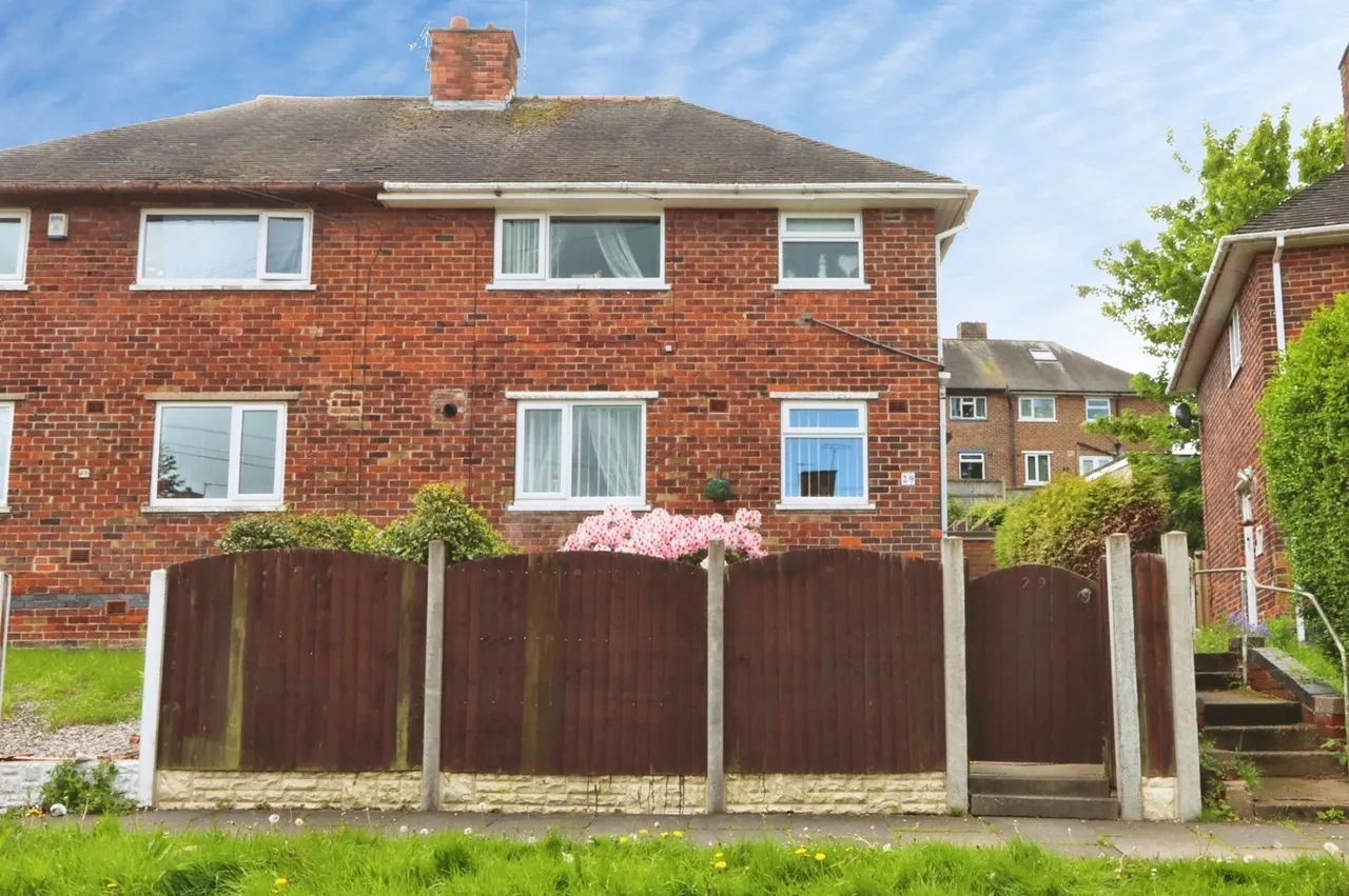 2 bed house for sale — Dyke Vale Place, Sheffield, S12
