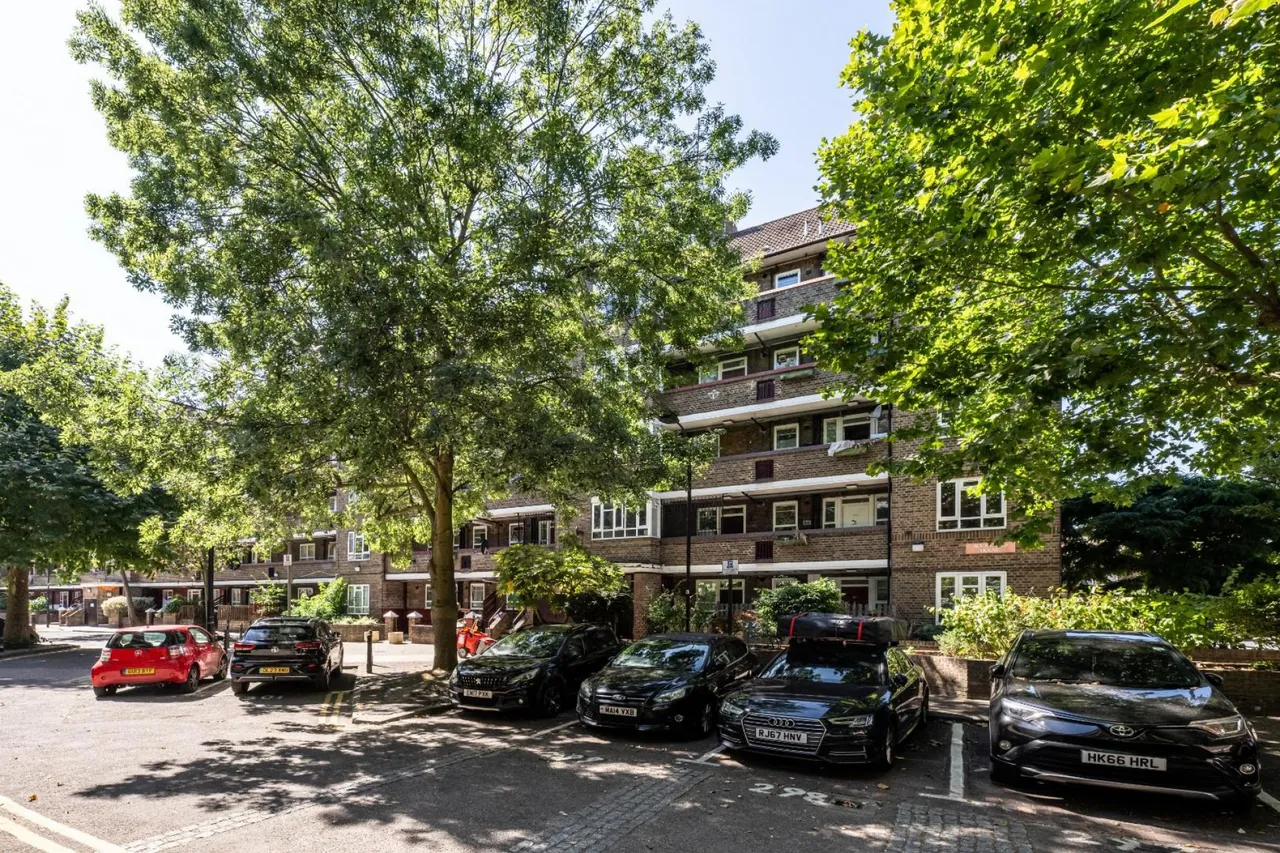 Auckland House, White City Estate, London, photo 8