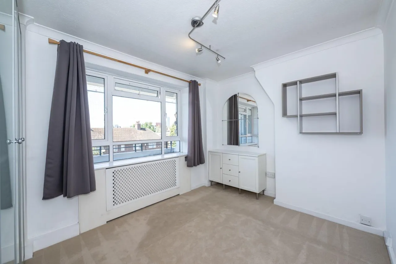 Auckland House, White City Estate, London, photo 7