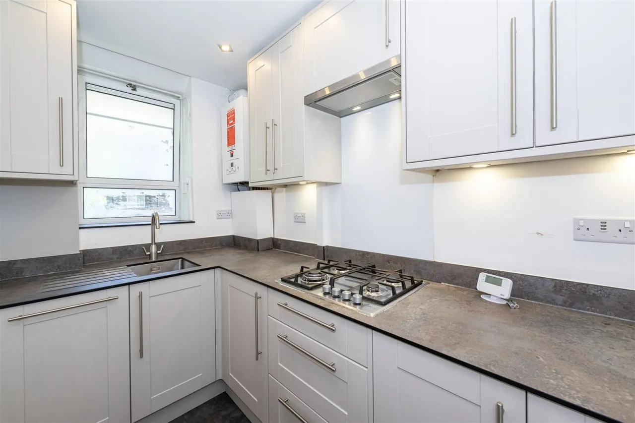 Auckland House, White City Estate, London, photo 2
