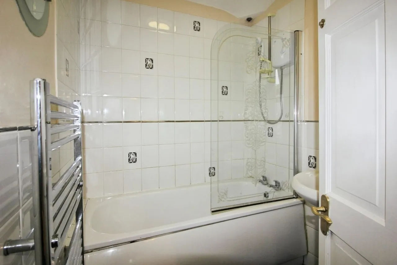 Springwell Gardens, Churchdown, GL3, photo 8