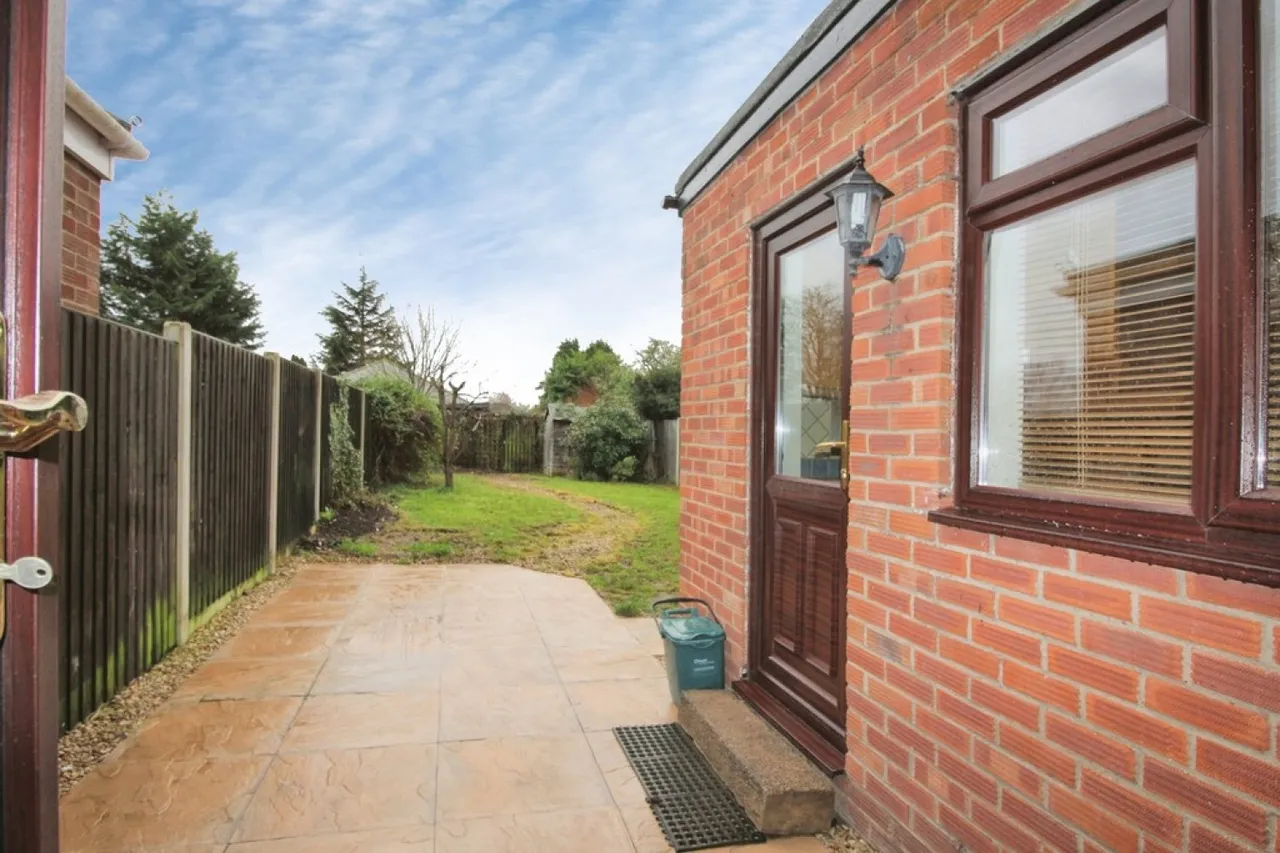3 bed house to rent, Springwell Gardens, Churchdown, GL3