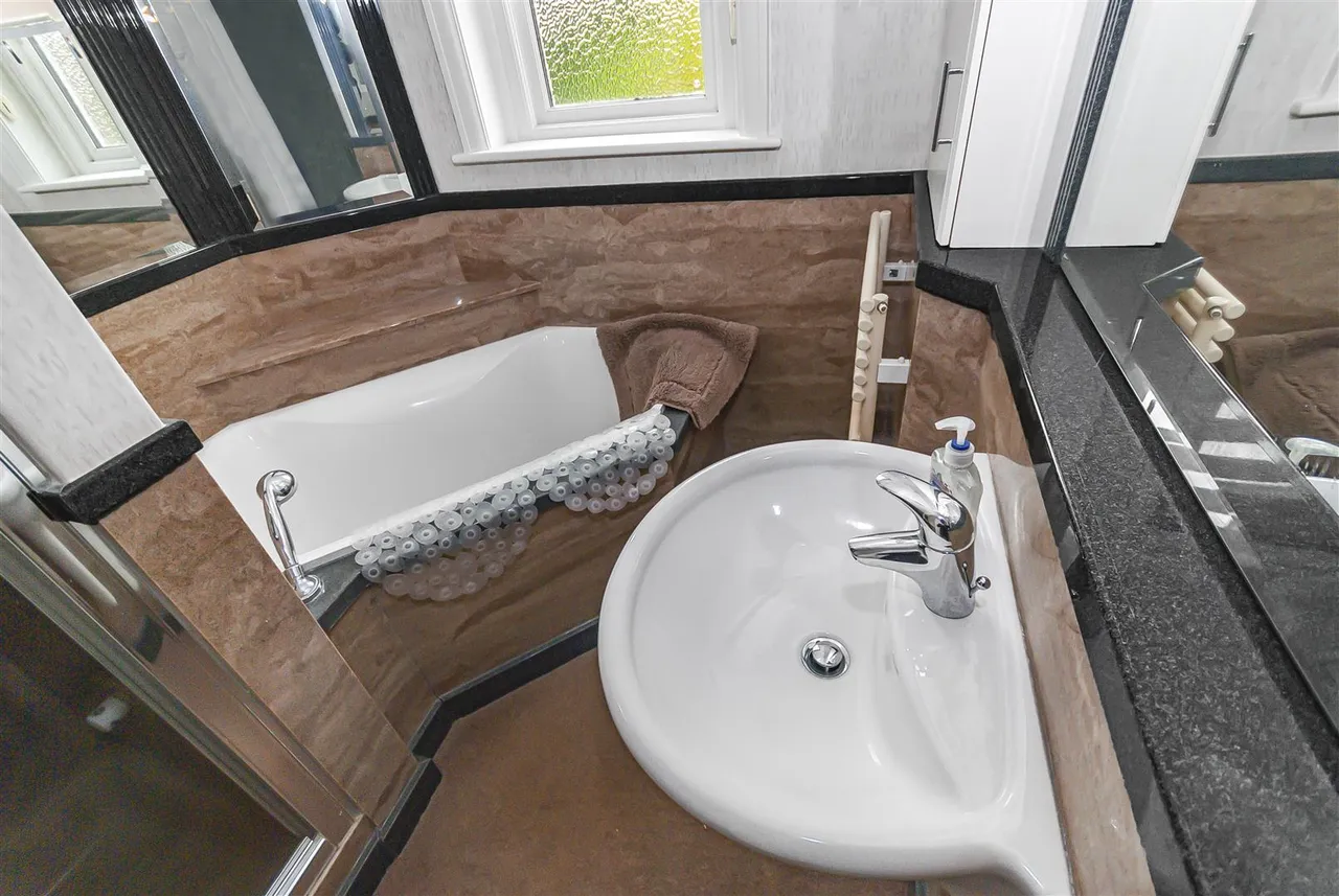 Starling Road, Radcliffe, Manchester, M26 4LN, photo 17