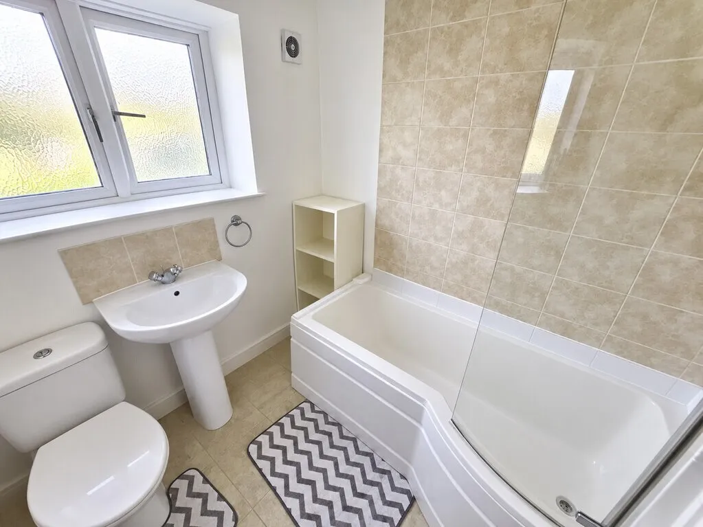Mill Lane, Birkenshaw, BD11, photo 7