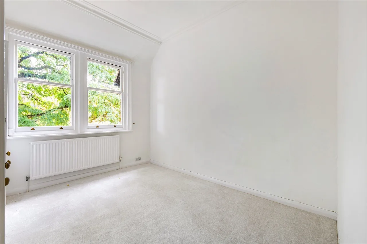 Mostyn Court, Egerton Road, Weybridge, KT13, photo 6