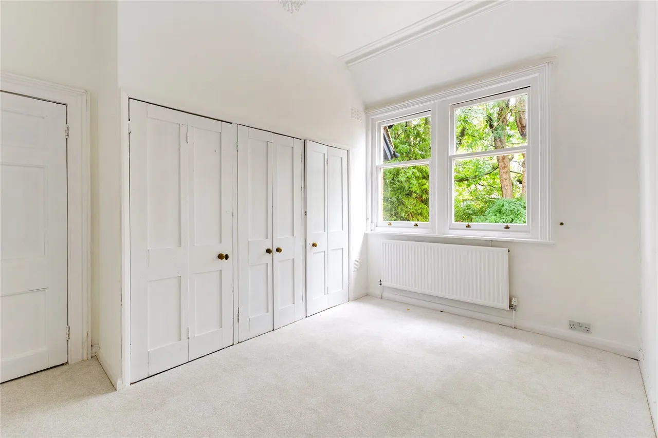 Mostyn Court, Egerton Road, Weybridge, KT13, photo 2