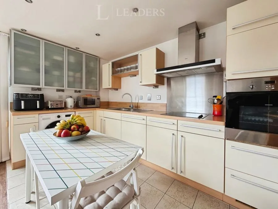 Anson Court, Gunwharf Quays, PO1, photo 3