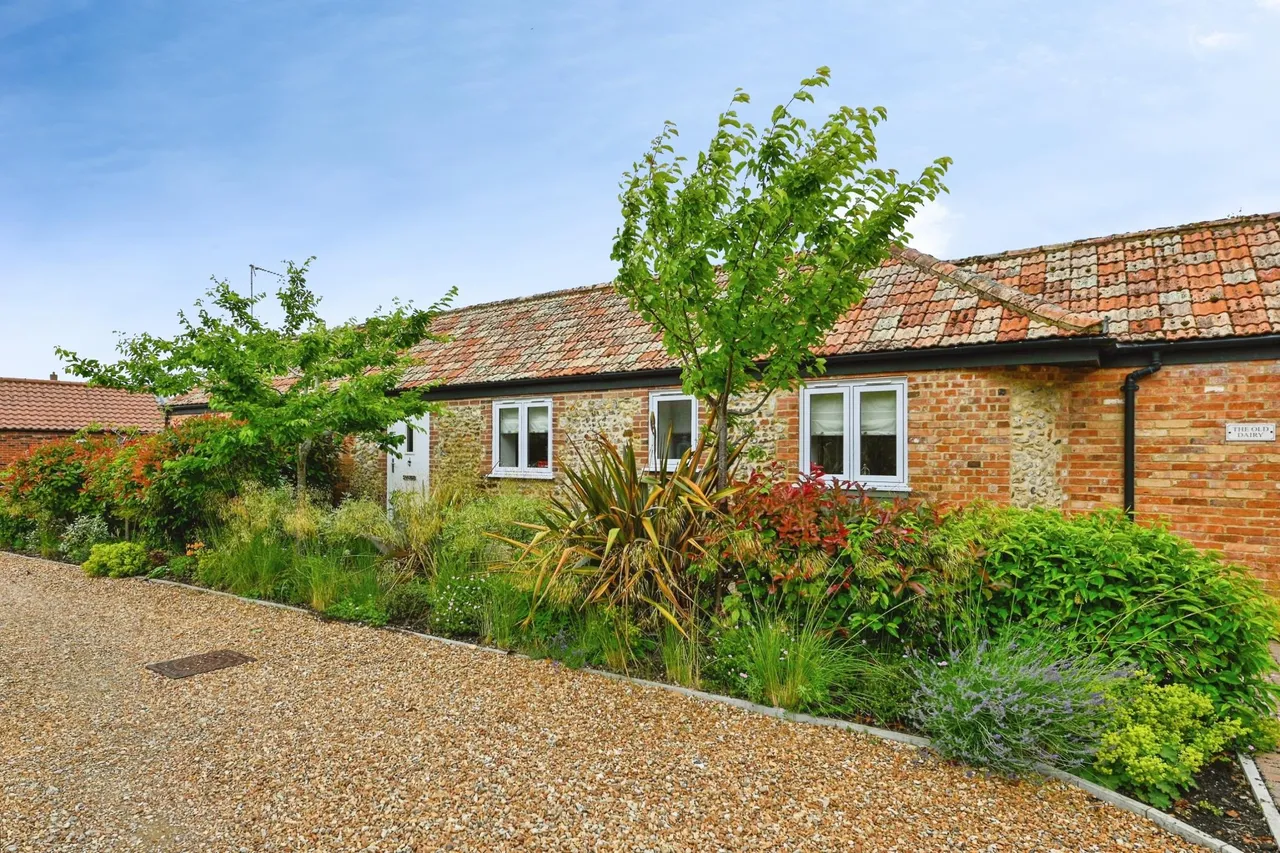 Hall Farm Road, Gayton, PE32, photo 20
