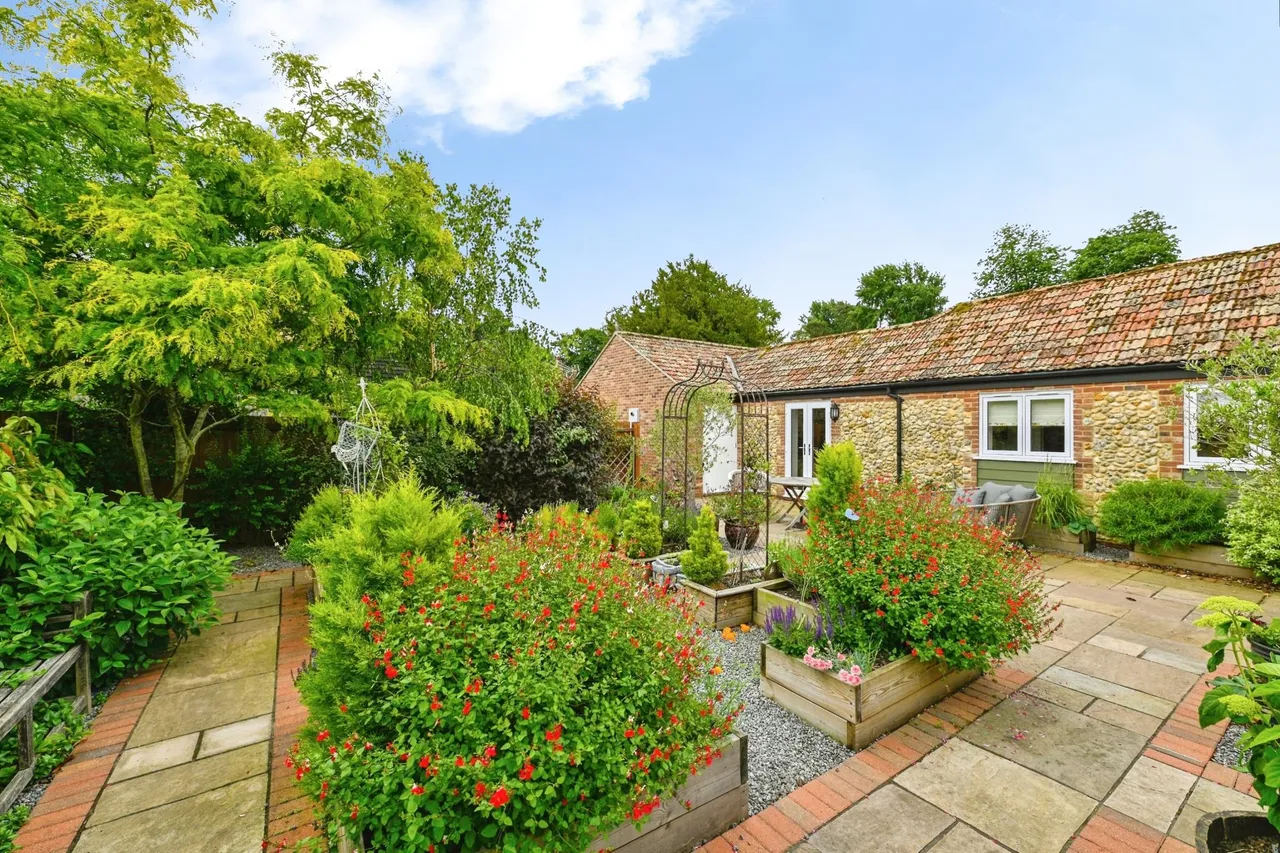 Hall Farm Road, Gayton, PE32, photo 16