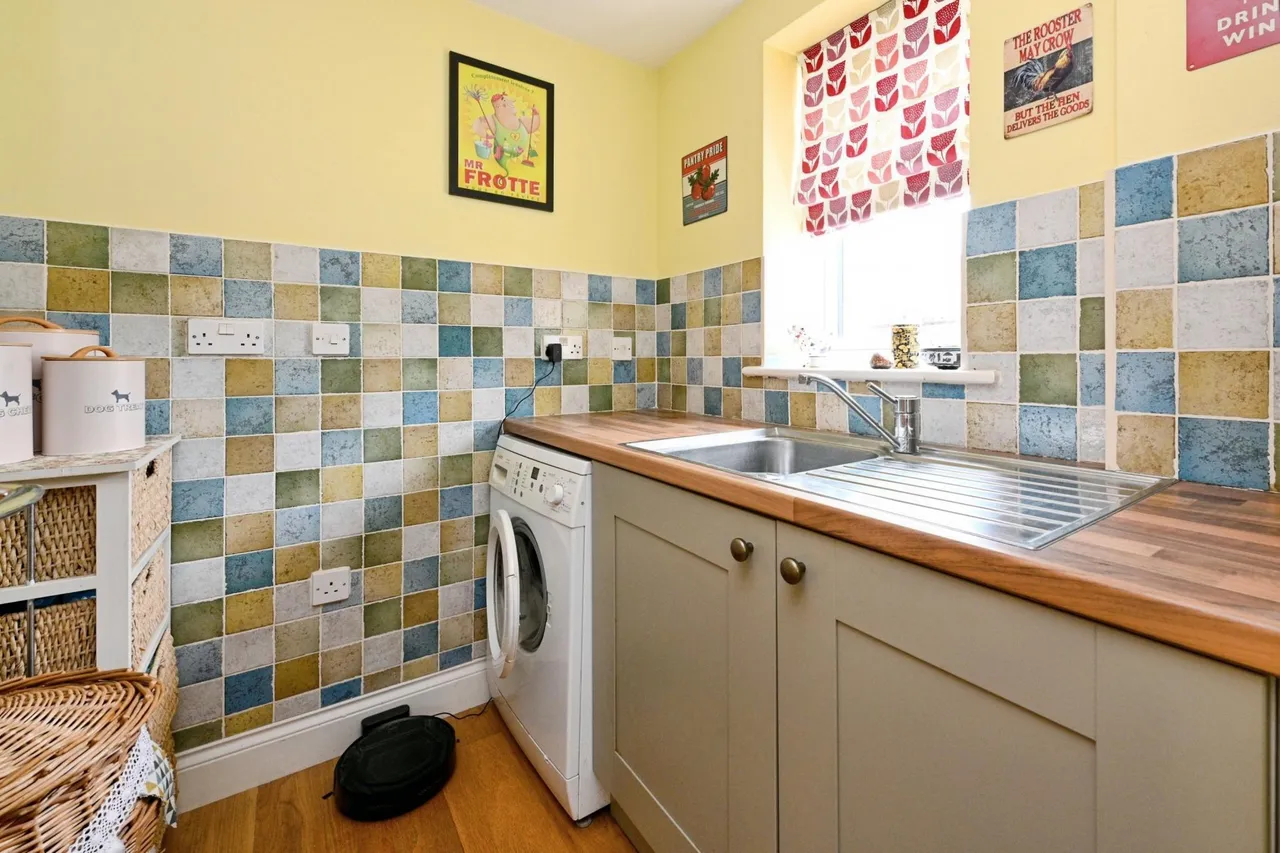 Hall Farm Road, Gayton, PE32, photo 9