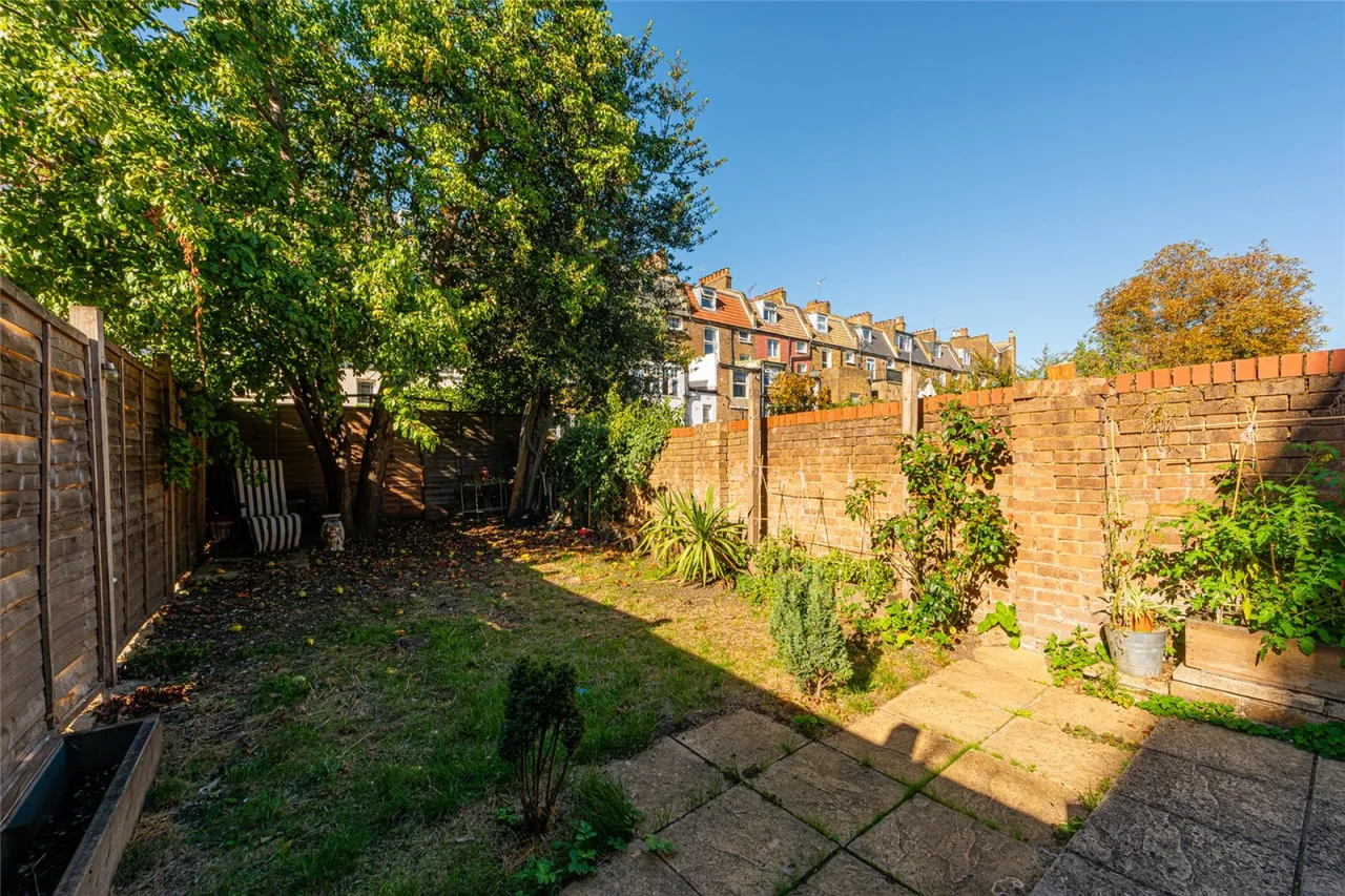 Tollington Road, London, photo 11