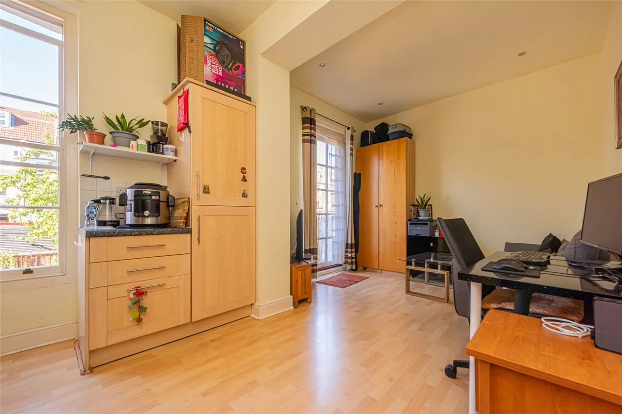 Tollington Road, London, photo 4