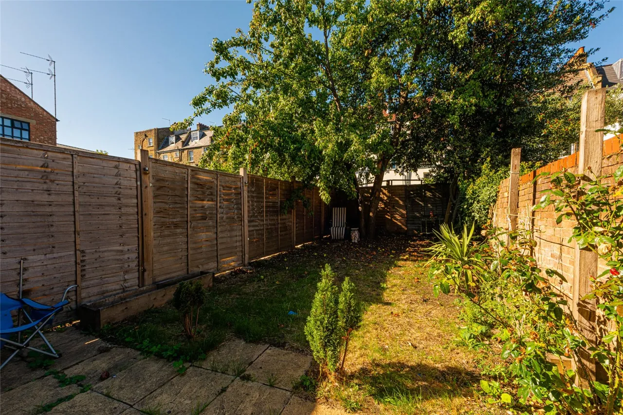 Tollington Road, London, photo 12