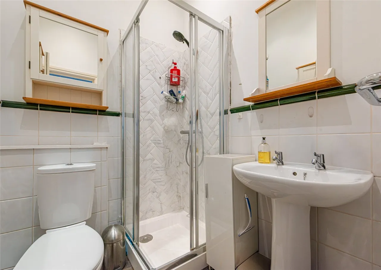 Tollington Road, London, photo 10