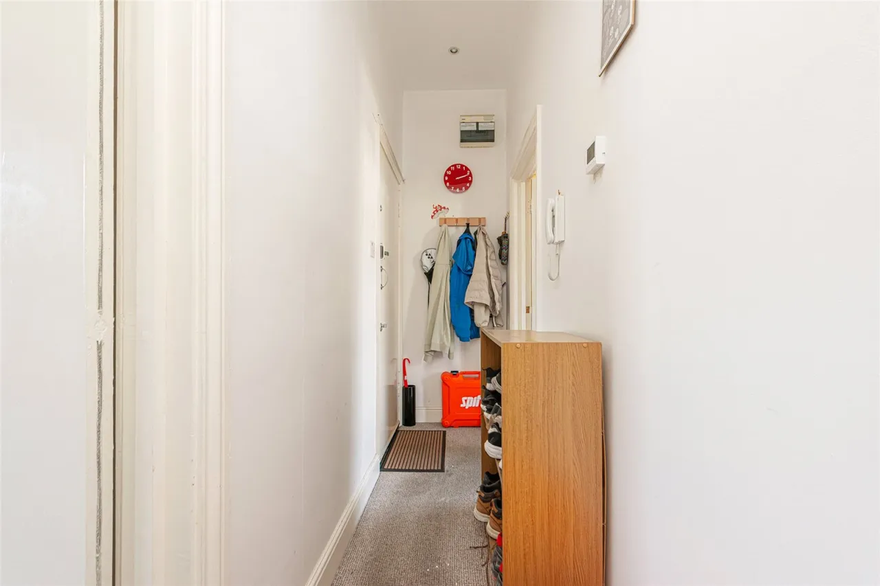 Tollington Road, London, photo 9