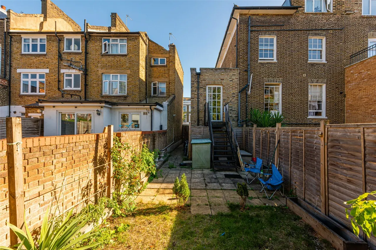 Tollington Road, London, photo 14