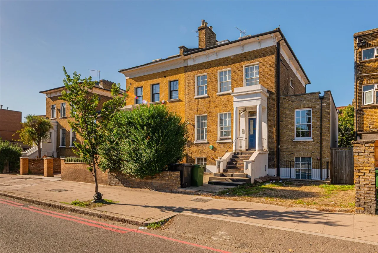 Tollington Road, London, photo 15