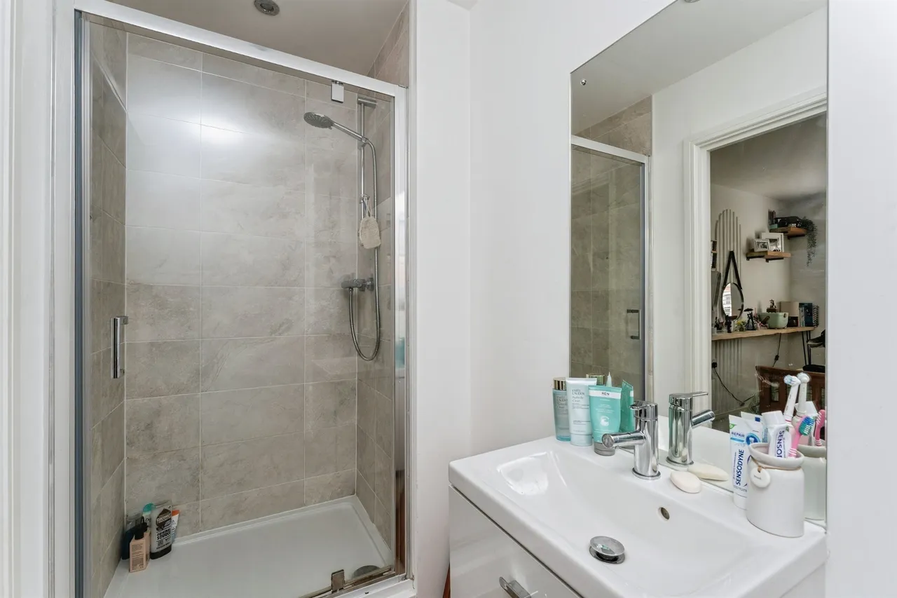 Oxford Court, Sealand, CH5, photo 14