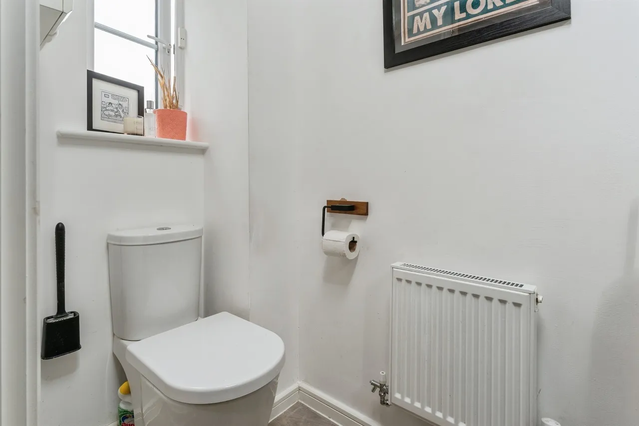 Oxford Court, Sealand, CH5, photo 17