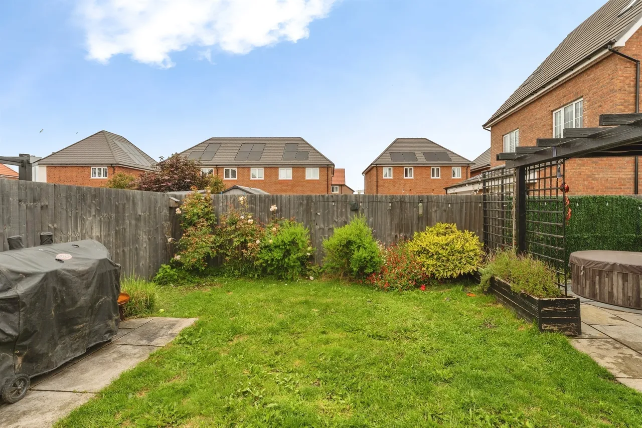 Oxford Court, Sealand, CH5, photo 21