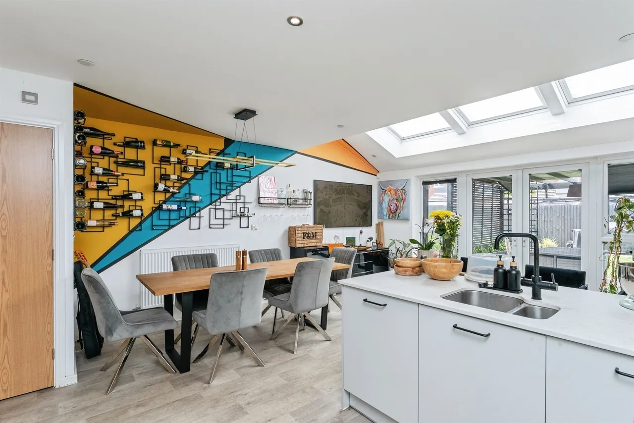 Oxford Court, Sealand, CH5, photo 6