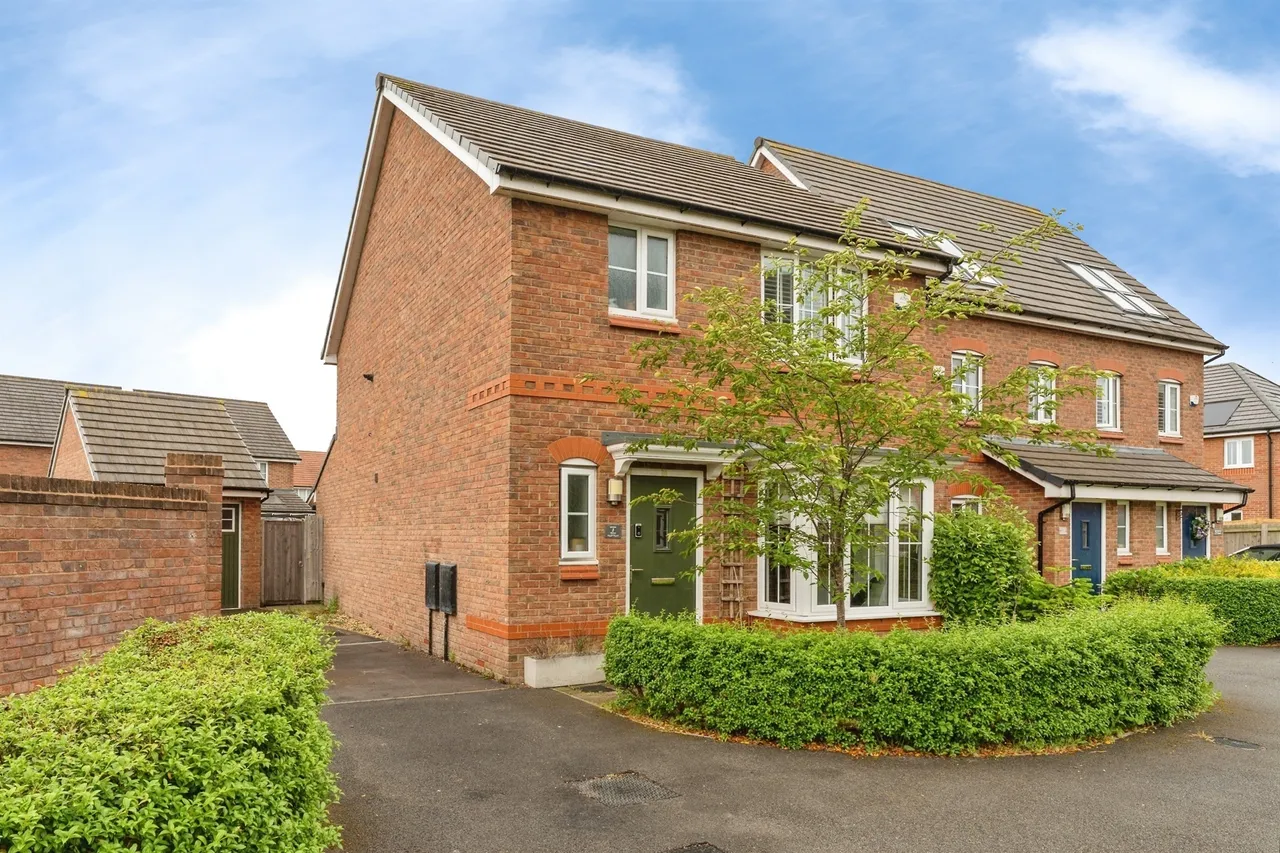 Oxford Court, Sealand, CH5, photo 22