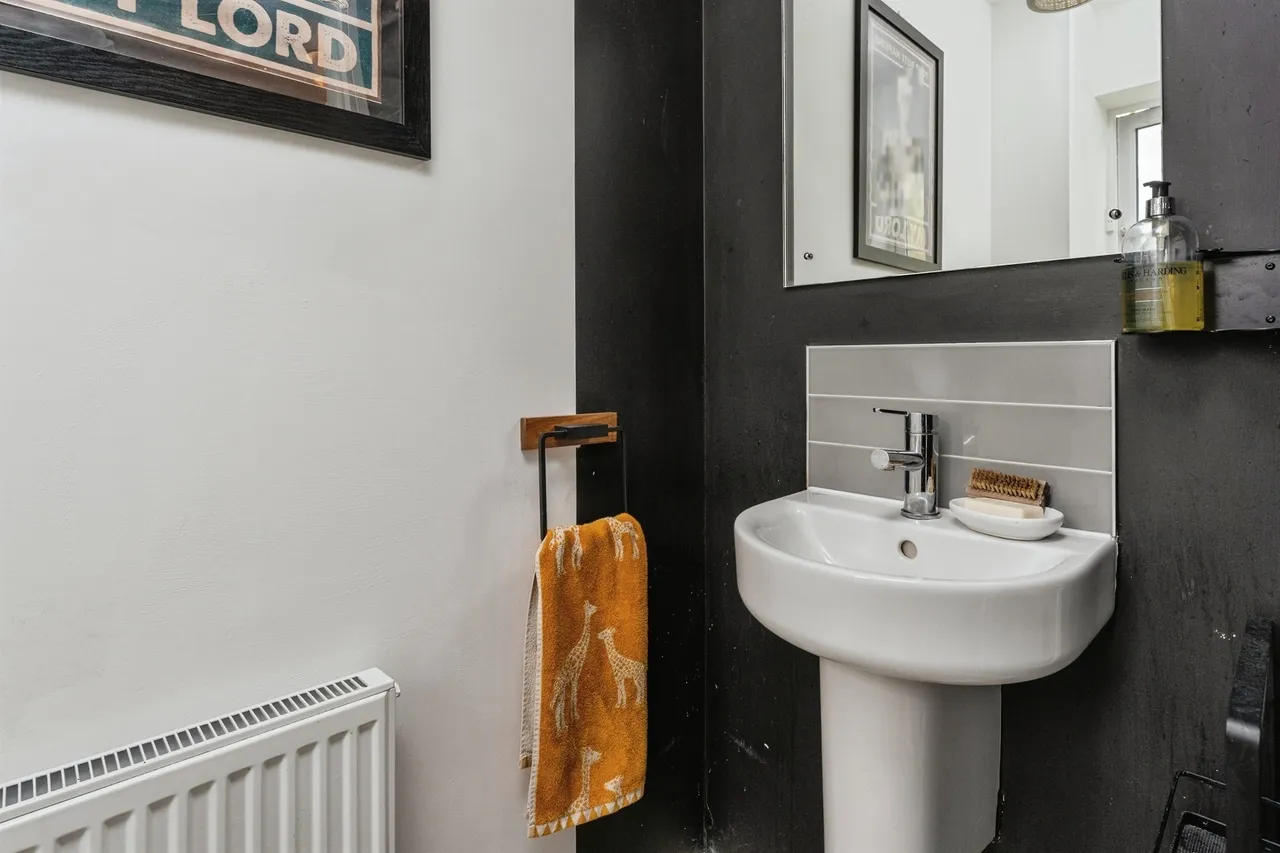 Oxford Court, Sealand, CH5, photo 18