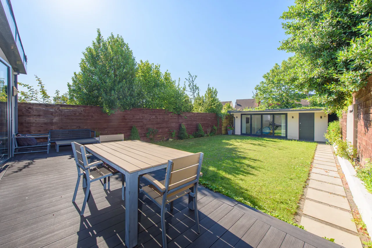 5 Elliot Road, London, photo 6